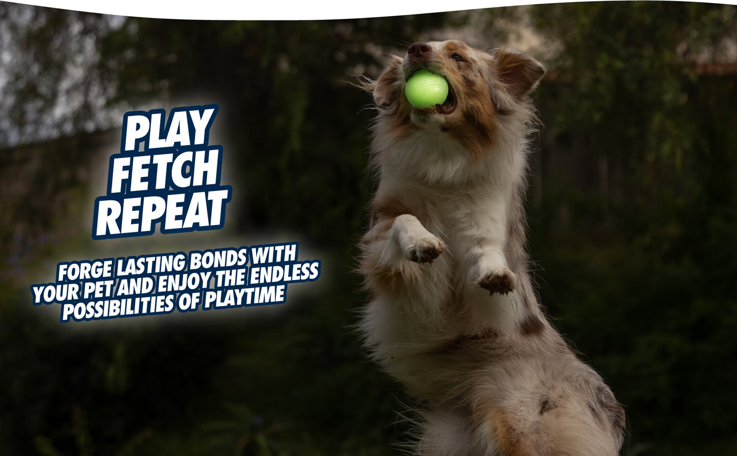 Chuckit! Max Glow Ultra Squeaker Ball M