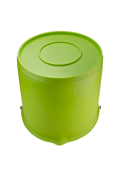 Bucket 15 l with pouring spout Green