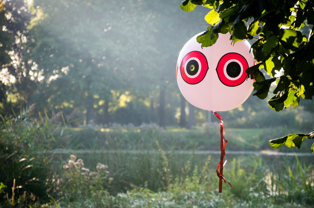 Knock Pest Scare balloon White