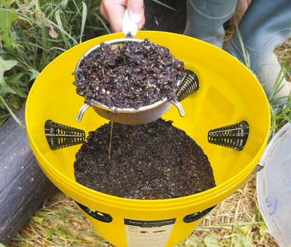 Knock Pest FlyNip FlyBucket (treat incl.)